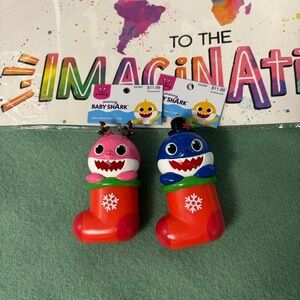 NWT 2 Pink Fong Baby Shark Holiday Christmas Ornaments Mommy Pink & Daddy Blue